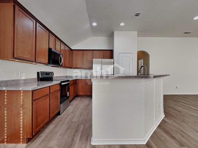 Building Photo - 924 Mesa Vista Dr