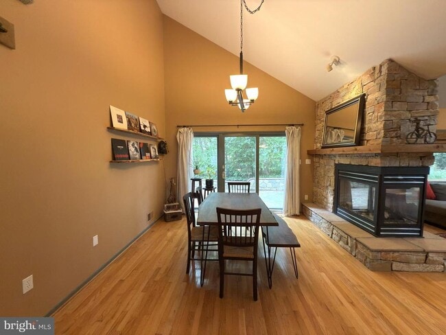 Building Photo - 1665 Cedar Hollow Way