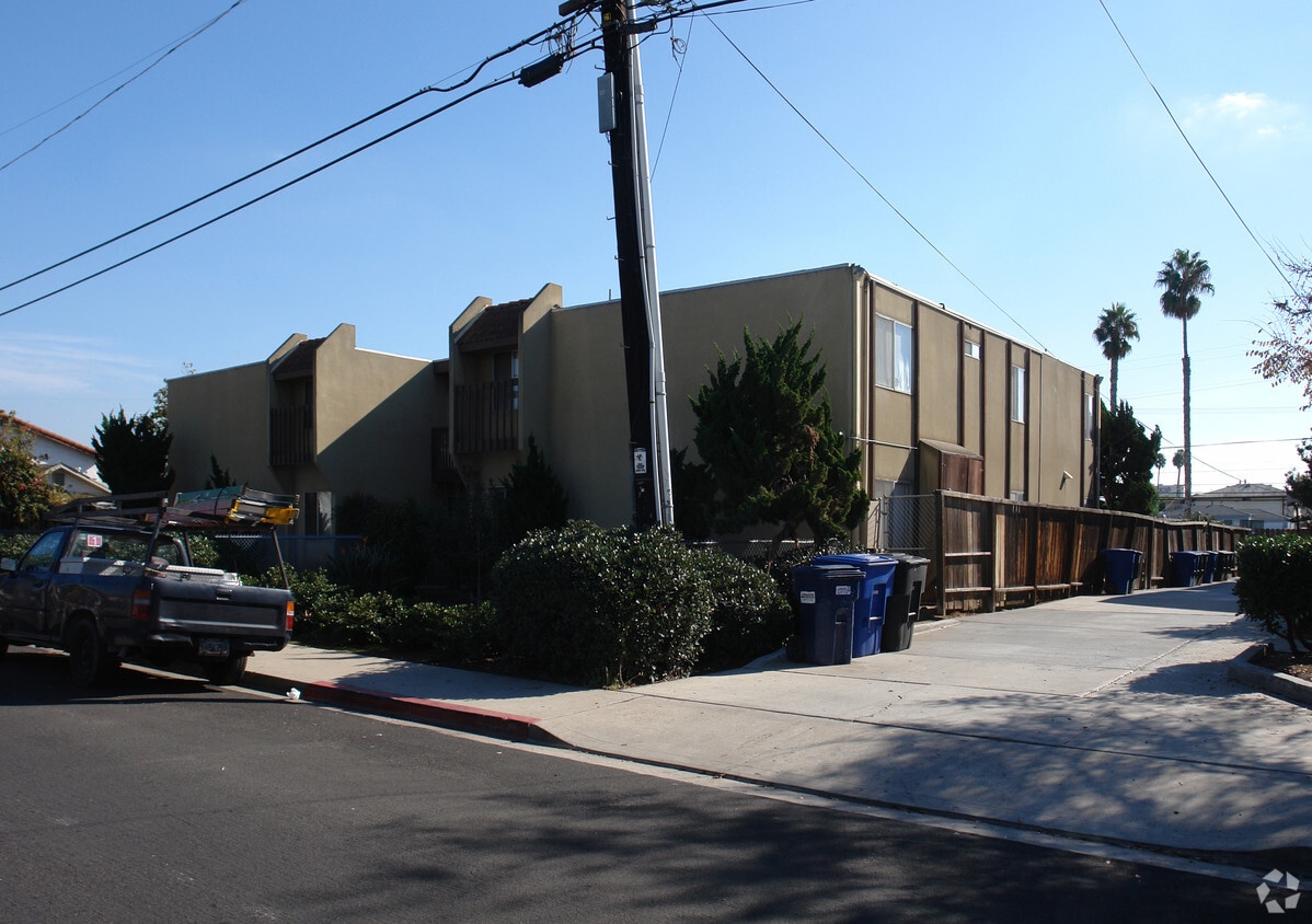 Foto del edificio - 560 Park Way