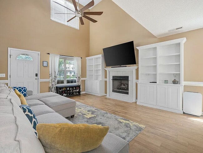 Foto del edificio - 125 Edwards Ln