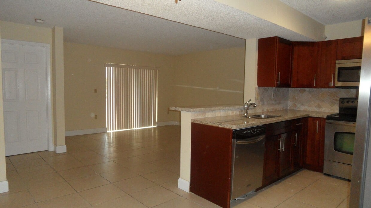2Bed/2Ath Condo w/ Balcony @ The Palms of Pembroke Pines - 2Bed/2Ath Condo w/ Balcony @ The Palms of Pembroke Pines