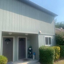 Building Photo - 1872 NE Fairview Ave