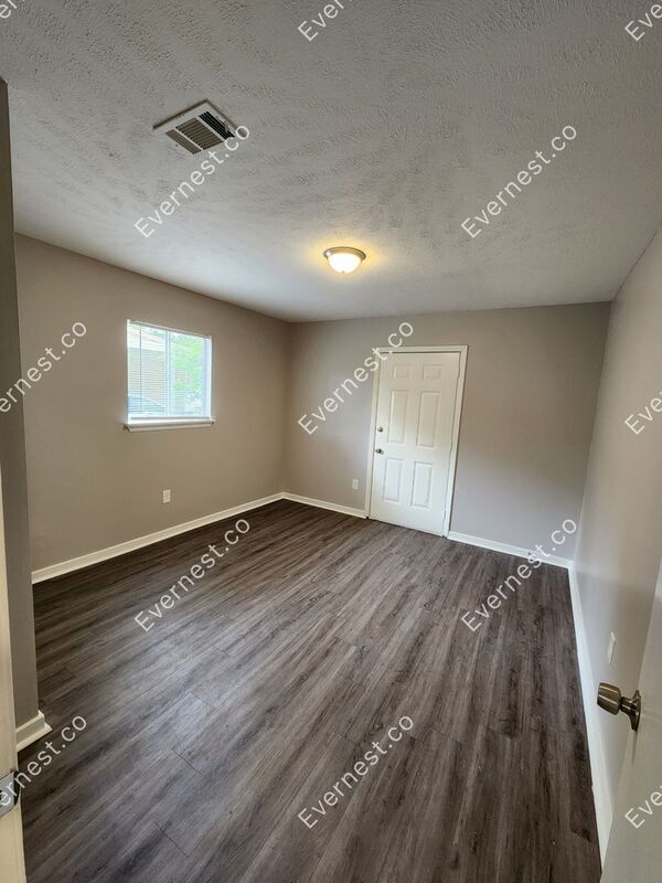 Building Photo - 3963 Skyline Dr
