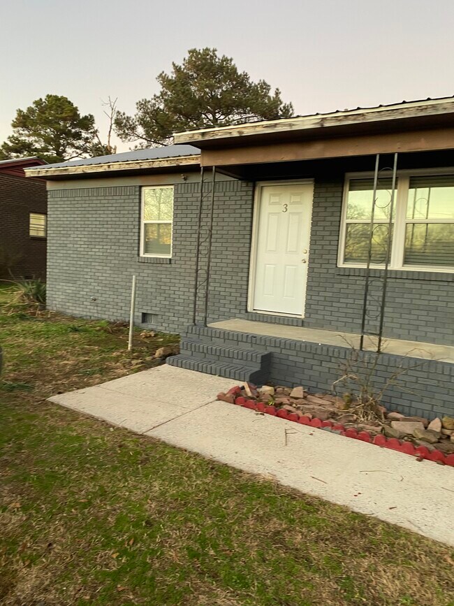 Building Photo - 418 Day Gap Rd