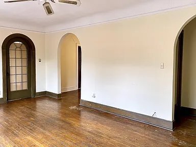 Foto del edificio - 3070 N Oakland Ave