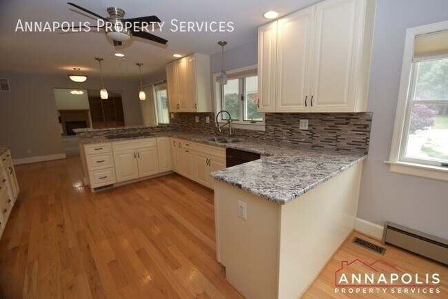 Foto del edificio - 7809 Locust Wood Rd