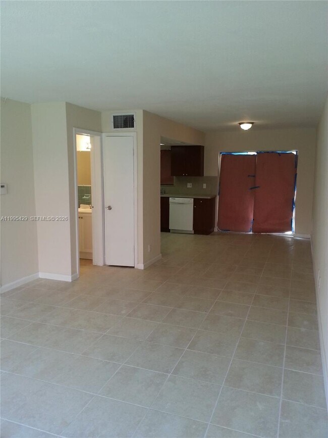 Foto del edificio - 2604 NW 52nd Ave