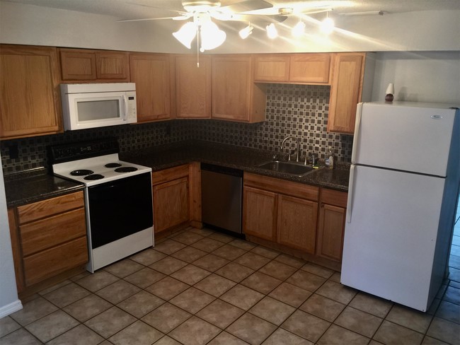 Building Photo - 5797 Spruce Creek Rd