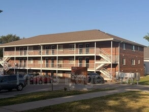 Building Photo - 4621 Prescott Ave