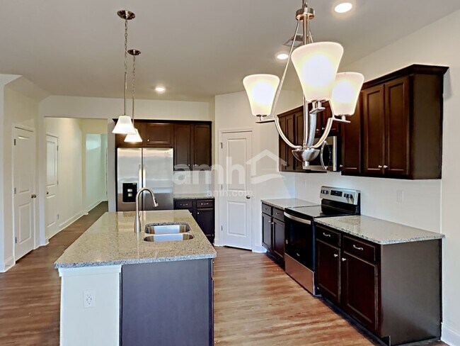 Foto del edificio - 5235 Valley Dr