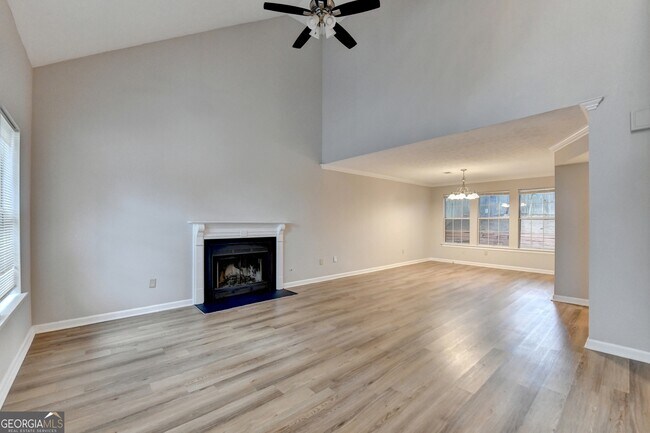 Foto del edificio - 2115 Glynmoore Dr