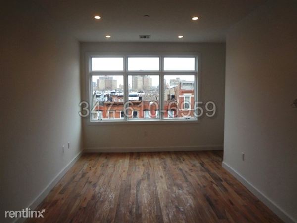 Building Photo - 594 Quincy St
