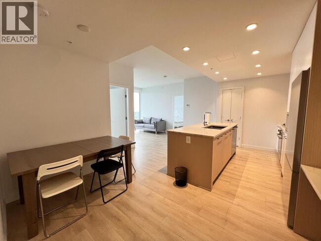 Building Photo - 567 Clarke Rd