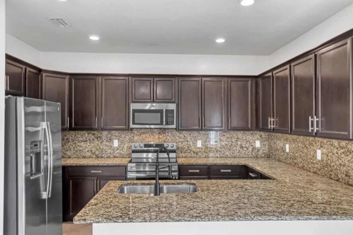 Foto principal - 5325 Ashley River Rd