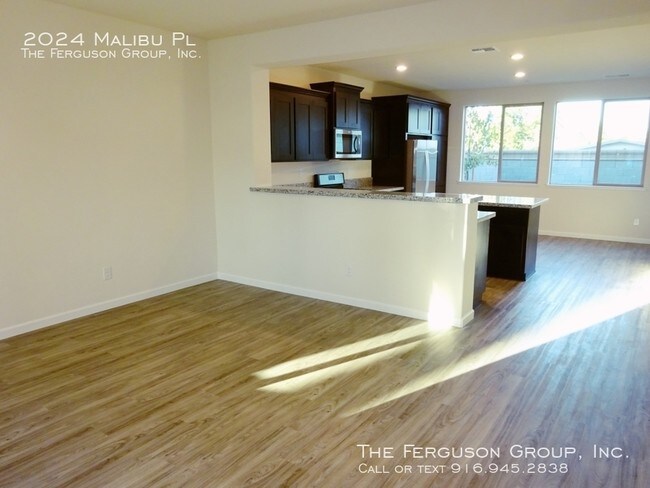 Building Photo - 2024 Malibu Place