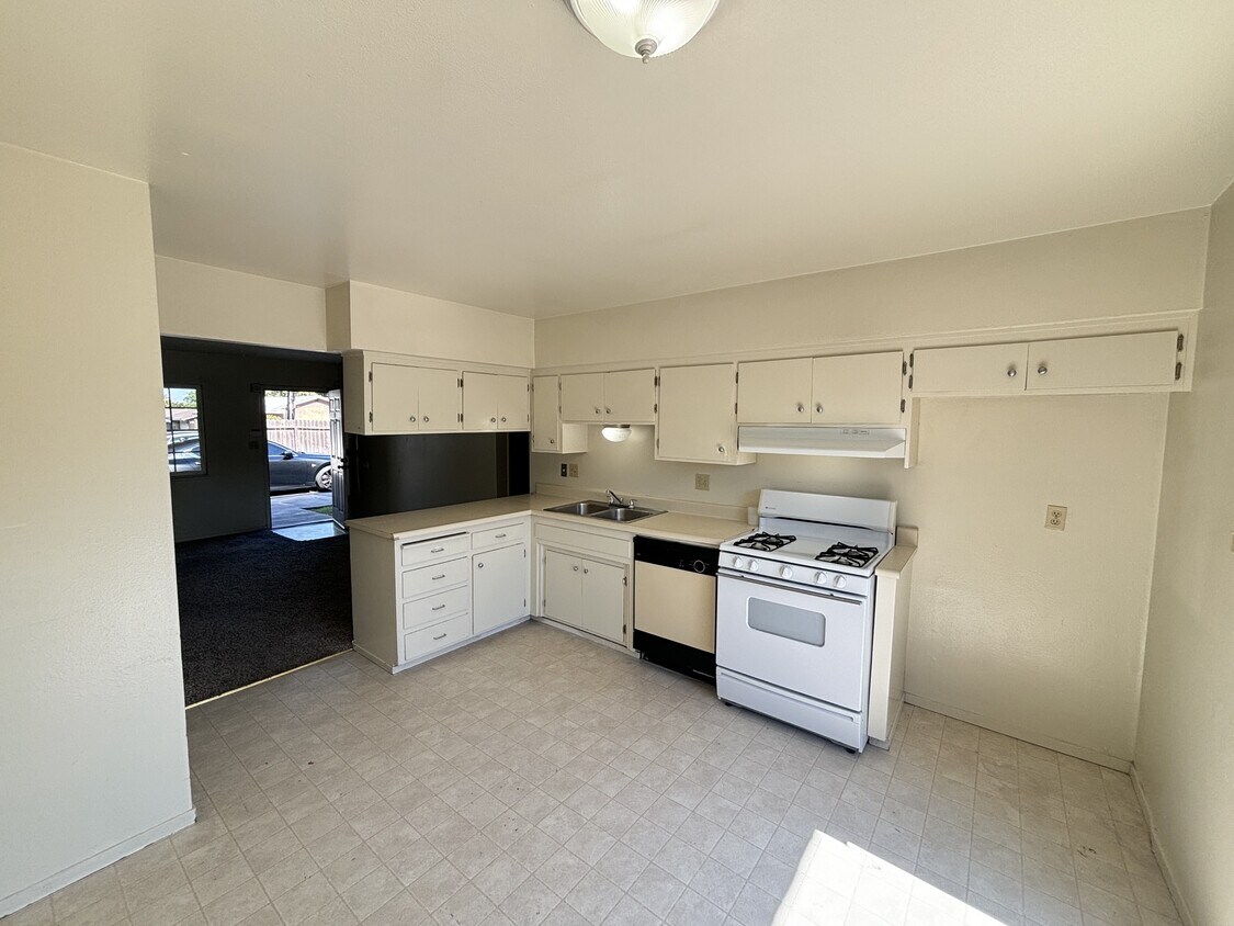 Foto del edificio - 1704 Rose Ave