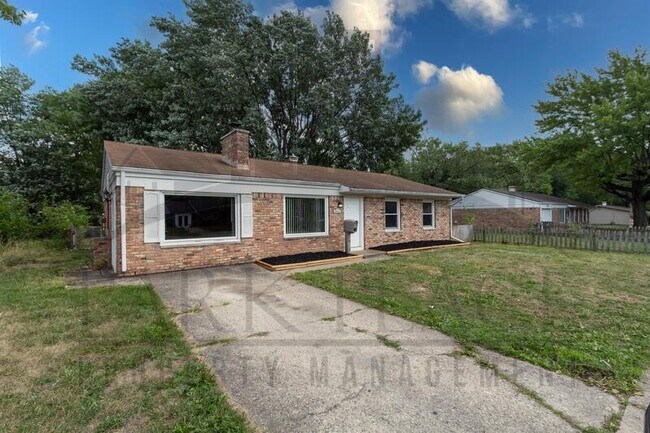 Building Photo - 3411 N Richardt Ave