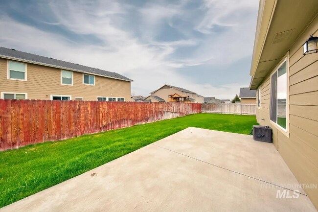 Foto del edificio - 690 SW Miner St