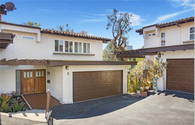 Building Photo - 835 Amigos Way