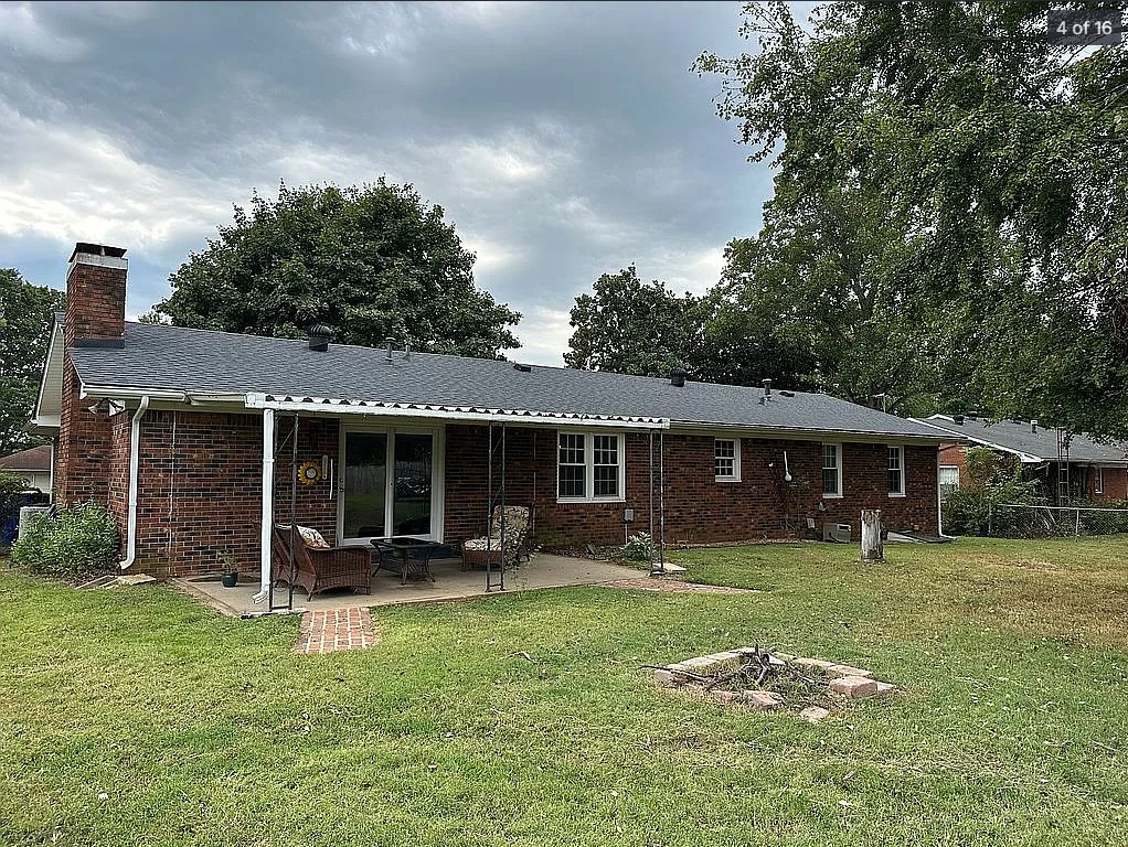 Building Photo - 1721 Erin Way