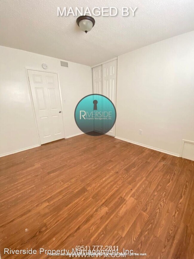 Building Photo - 3 br, 2 bath House - 340 E. Citron St