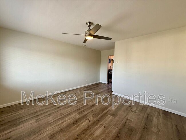 Building Photo - 216 Fir St