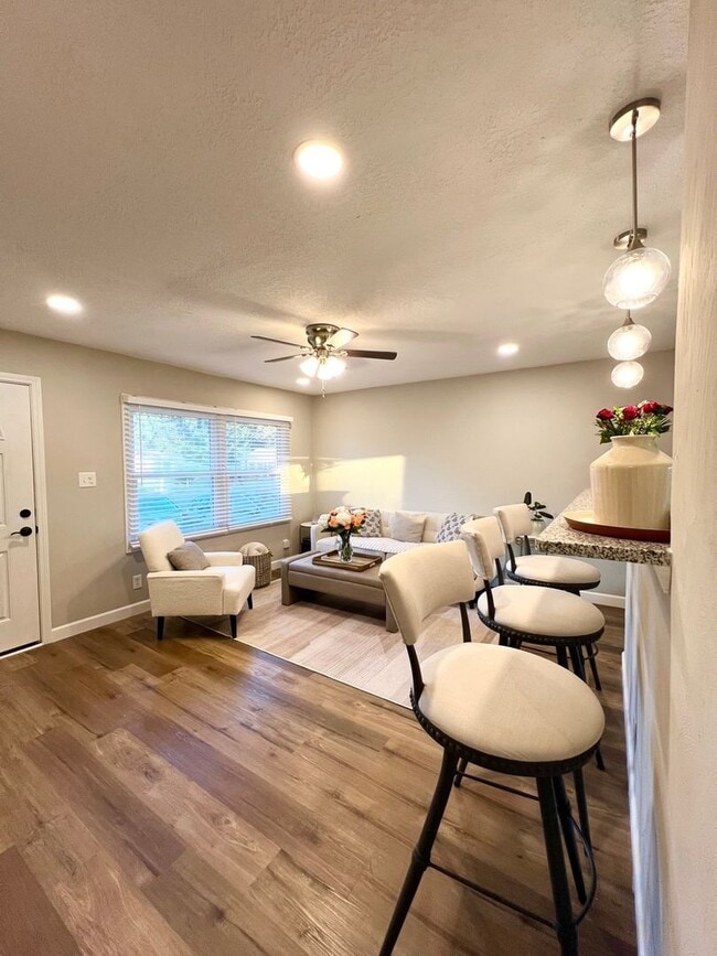 Foto del edificio - Renovated 3 Bedroom House in Chesapeake