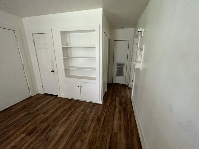 Foto del edificio - 1107 S Rd