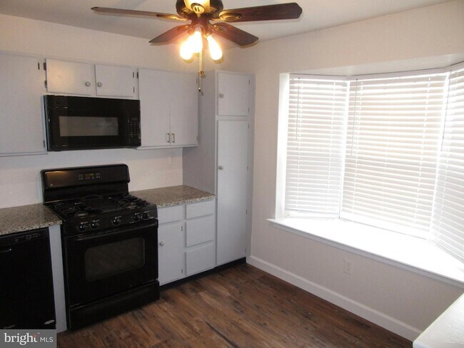 Foto del edificio - 4 Winton Ln