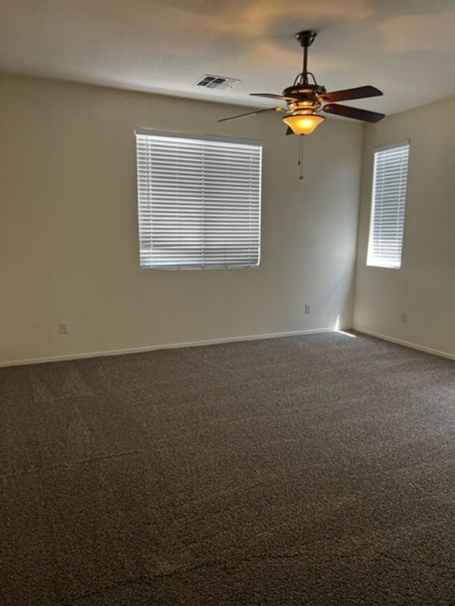 Building Photo - Beautiful Home in Power Ranch!