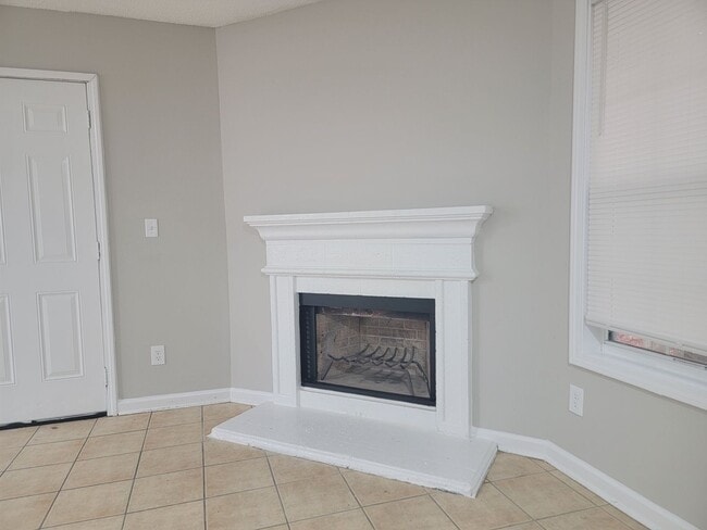 Building Photo - Quiet Comfort - Modern Home - HAFC Voucher...