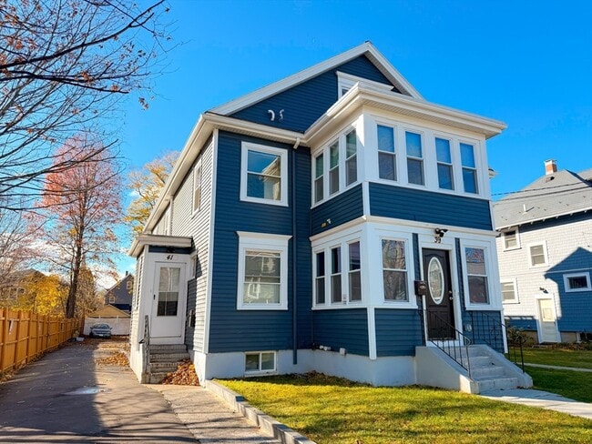 Building Photo - 39 Pond St