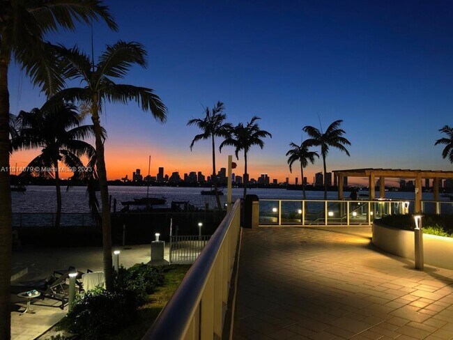 Foto del edificio - 1500 Bay Rd