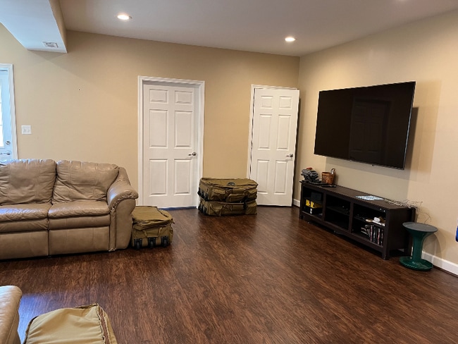 Building Photo - 41411 Hagley Pl