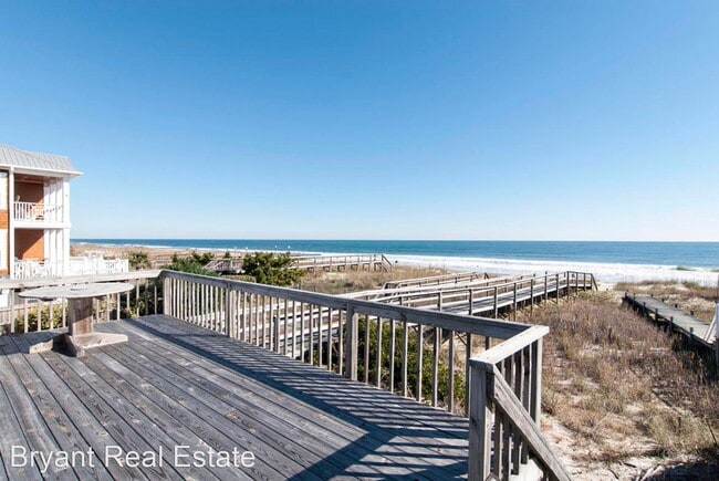 Building Photo - 4 br, 2 bath House - 832 North Fort Fisher...