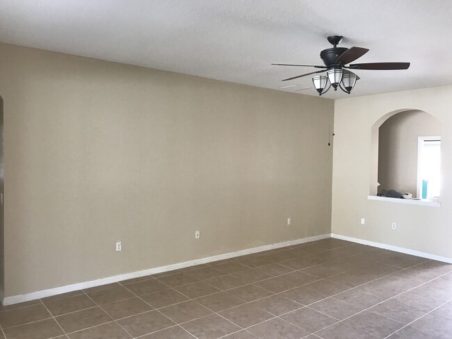 Building Photo - Bella Vida Rental