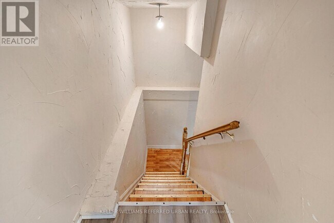 Photo du bâtiment - 66 Dunlop St W