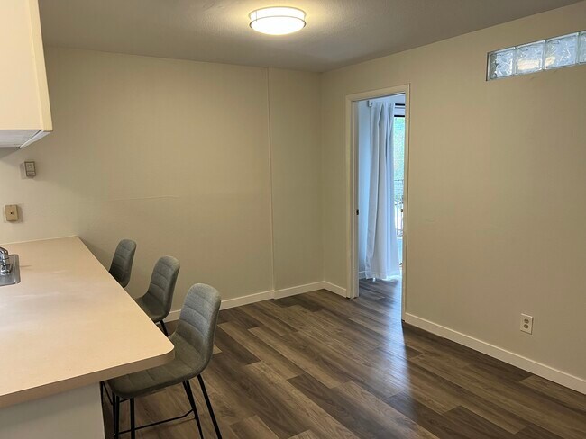 Building Photo - 1200 College Ave