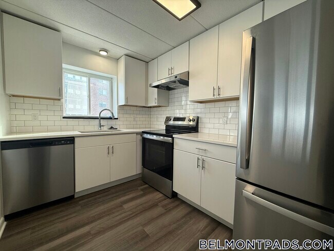 Building Photo - 55 Hill Rd