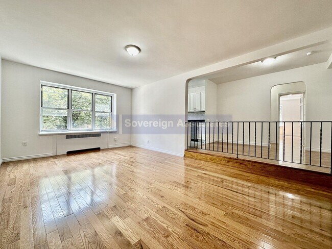 Foto del edificio - 100 Bennett Avenue