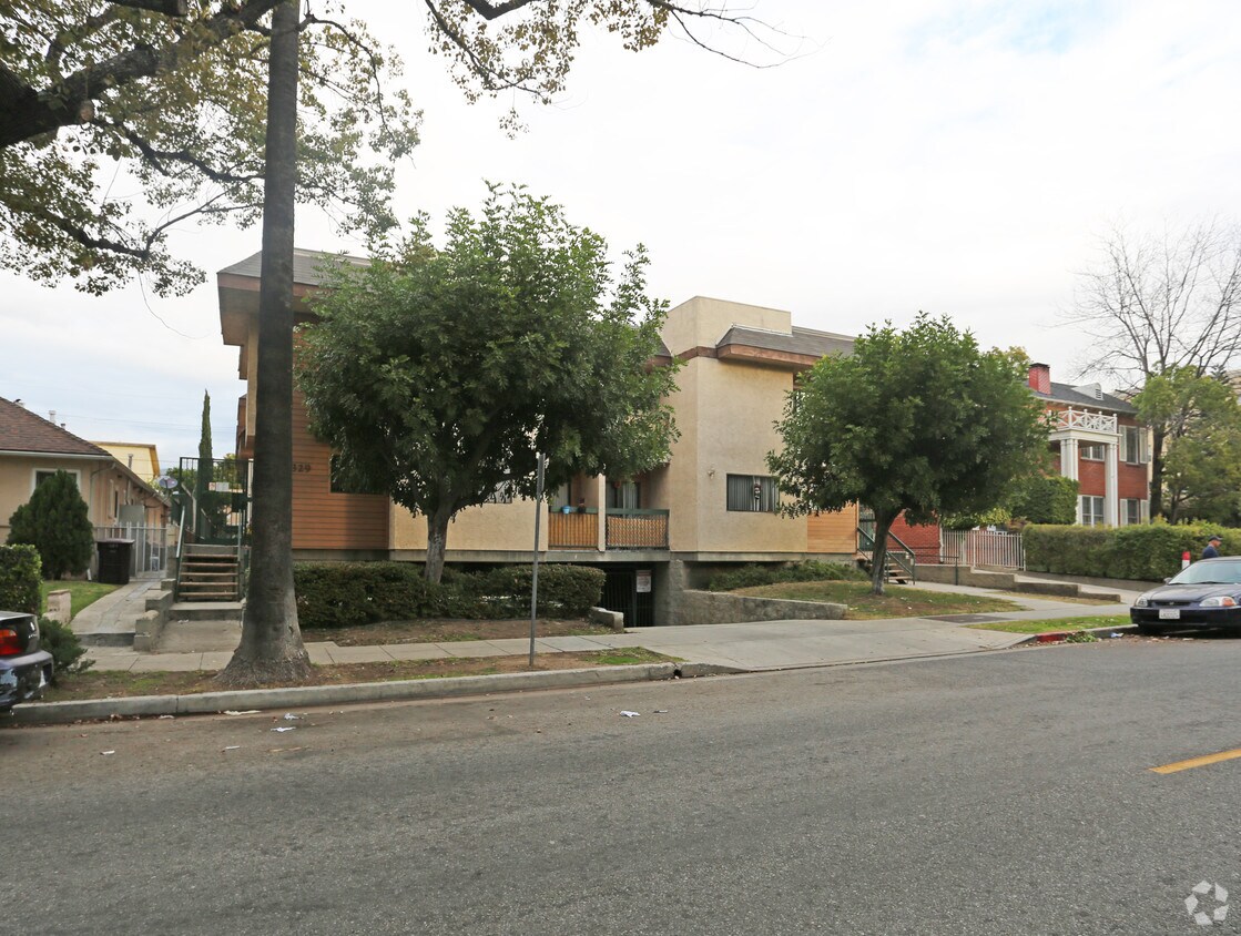 Building Photo - 329 W Lomita Ave