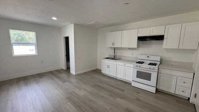 Foto del edificio - 24732 W 4th St