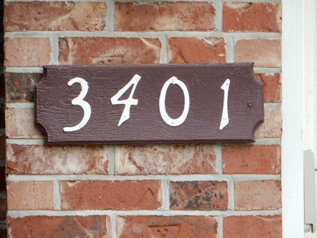 Foto del edificio - 3401 Keenes Edge Dr