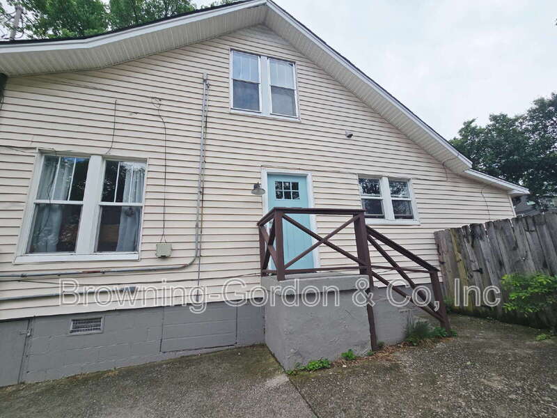 1218 B Chester Ave - 1218 B Chester Ave