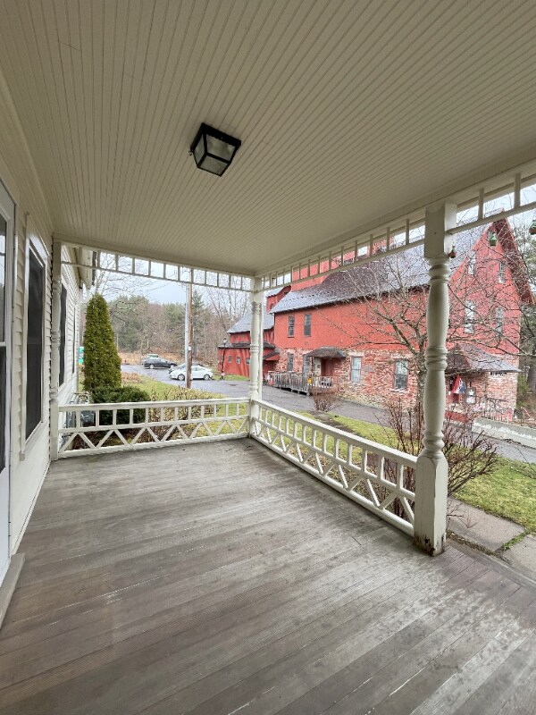 Building Photo - 23 Red Mill Dr