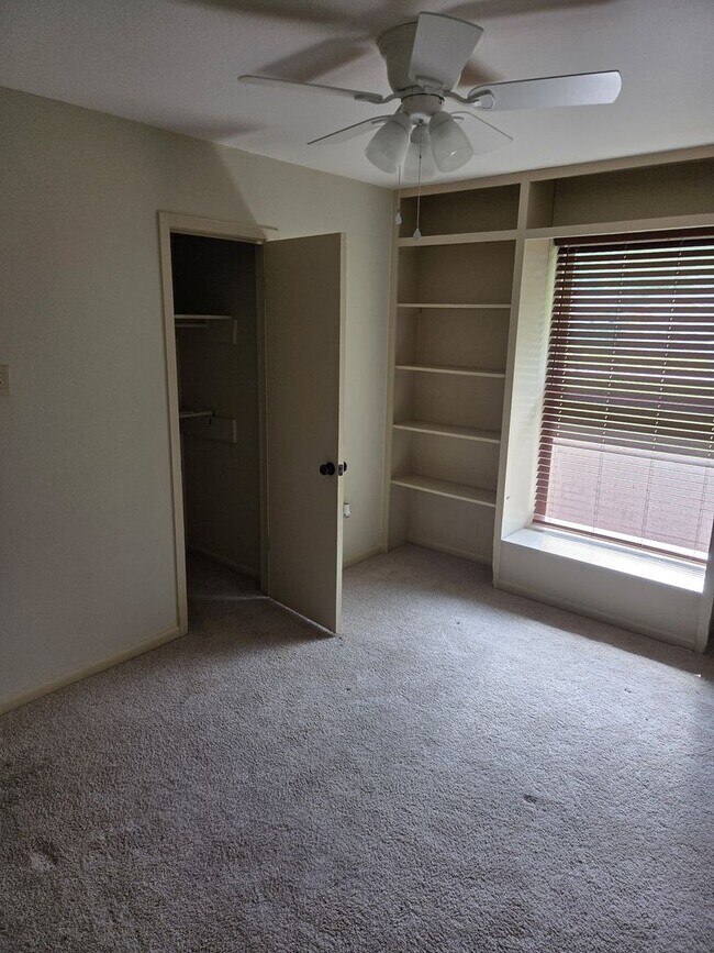 Foto del edificio - 1757 Southland Ct