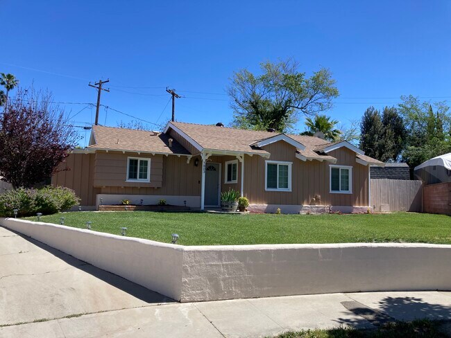 Building Photo - 7803 Los Arboles Pl