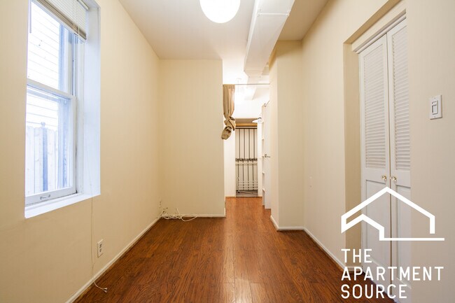 Foto del edificio - 3036 N Seminary Ave
