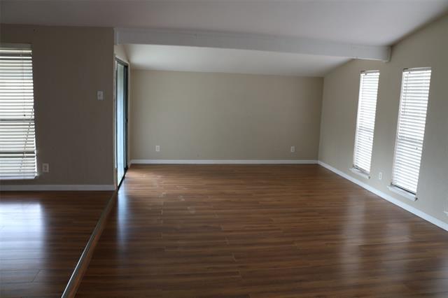 Building Photo - 1805 Post Oak Ln