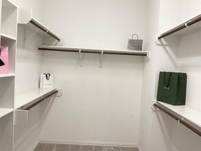 Building Photo - 6 Dragon Hill Pl